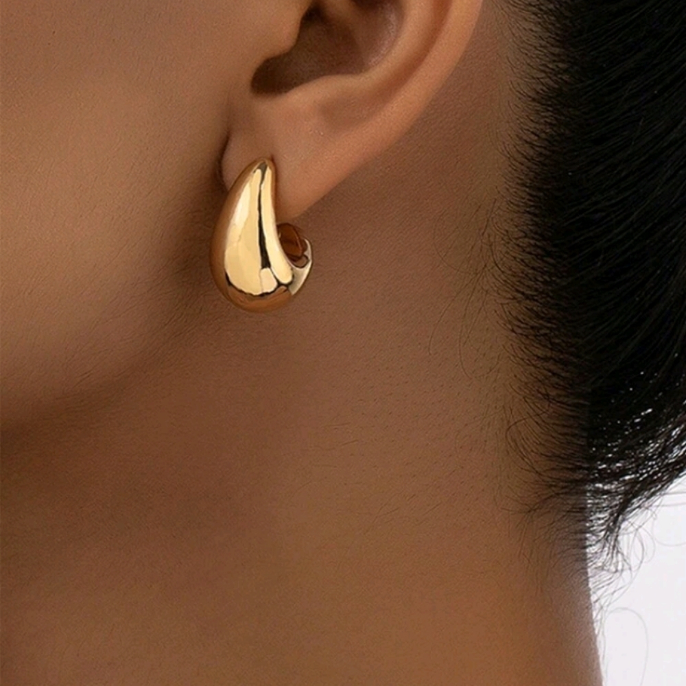 ANTHRO THE PETRA MINI DROP GOLD WATERDROP EARRINGS - Picture 3 of 6